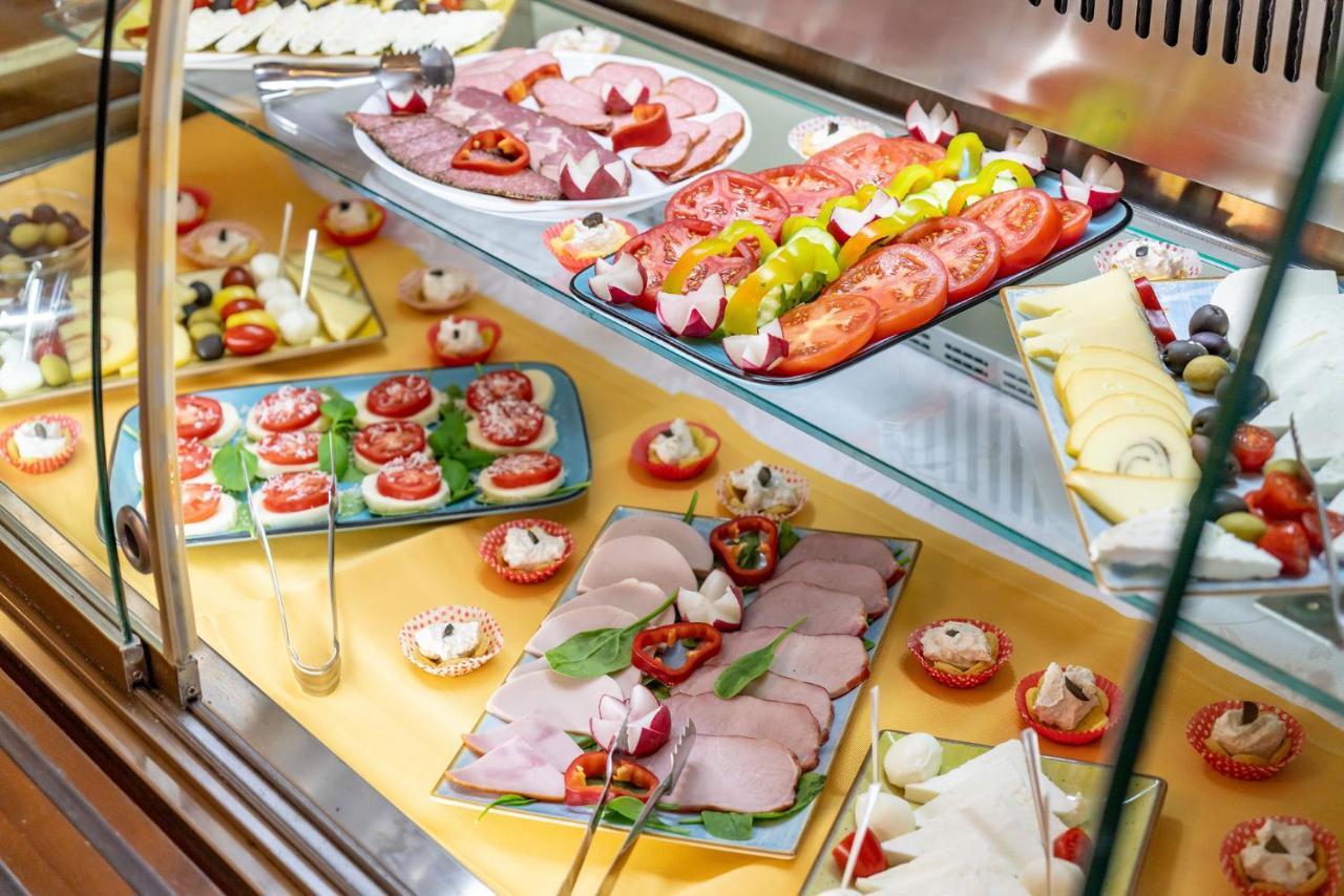 Hotel Casa Freya Buşteni Zewnętrze zdjęcie