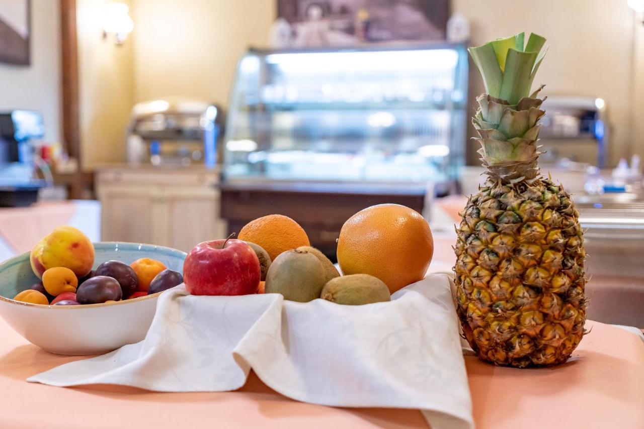 Hotel Casa Freya Buşteni Zewnętrze zdjęcie