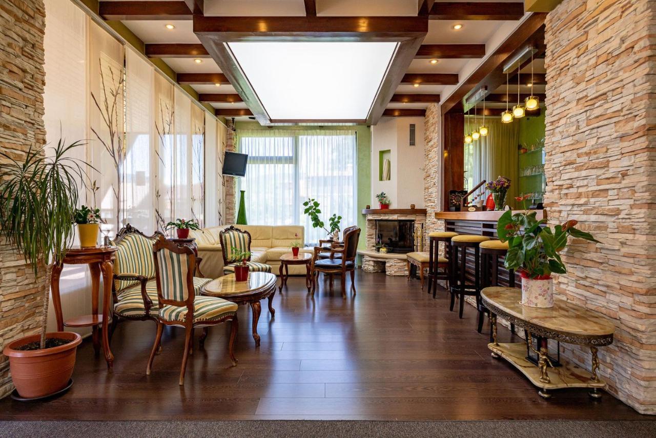 Hotel Casa Freya Buşteni Zewnętrze zdjęcie